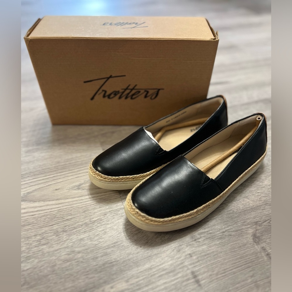 Trotters Accent Espadrille Slip-On size 8